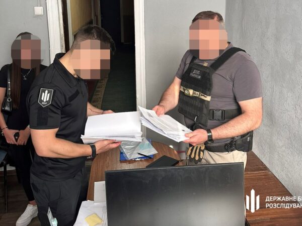 Новини України - Влаштував ухилянту супровід: правоохоронцю з Харкова оголосили підозру