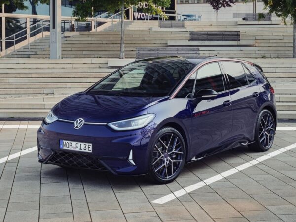 Авто новини - Volkswagen запустив виробництво спецверсії електрокара ID.3 GTX FIRE+ICE