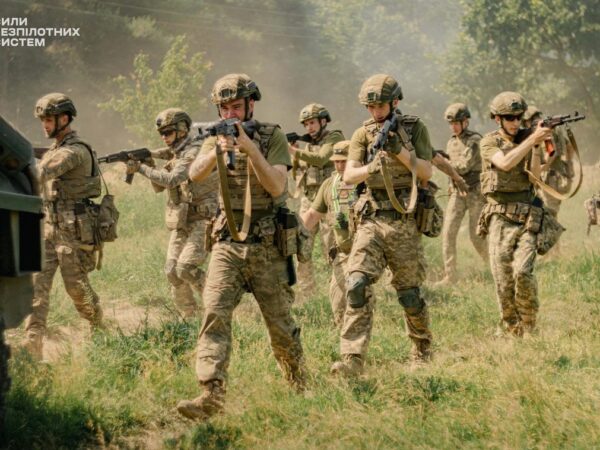Новини України - Ворожа ДРГ намагалася зайти у Покровськ - Сирський