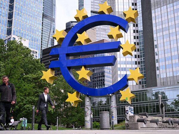 Новини бізнесу - Європарламент проголосував за вступ Болгарії до єврозони