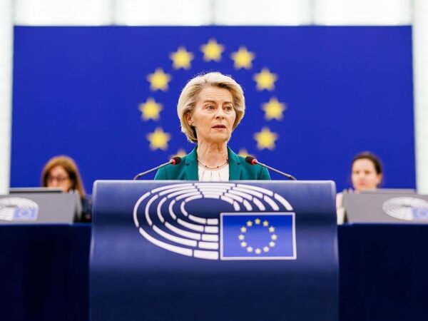 Новини світу - Європарламент відхилив вотум недовіри фон дер Ляєн