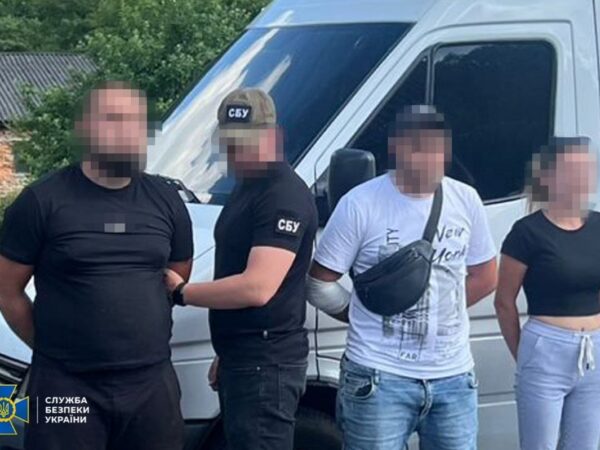 Новини України - Затримано 14 організаторів схем для ухилянтів