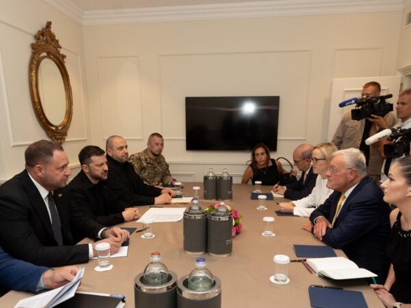 Новини України - Зеленський розповів про що говорив з Келлогом