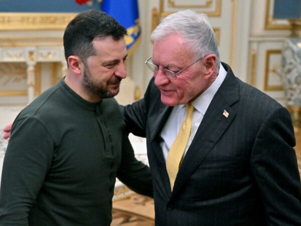 Новини світу - Зеленський зустрівся з Келлогом у Римі