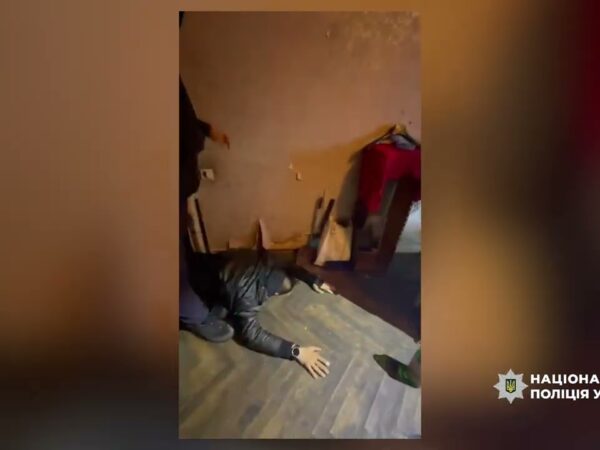Збували наркотики на 5 млн грн щомісяця: у Києві поліцейські затримали наркоділків
