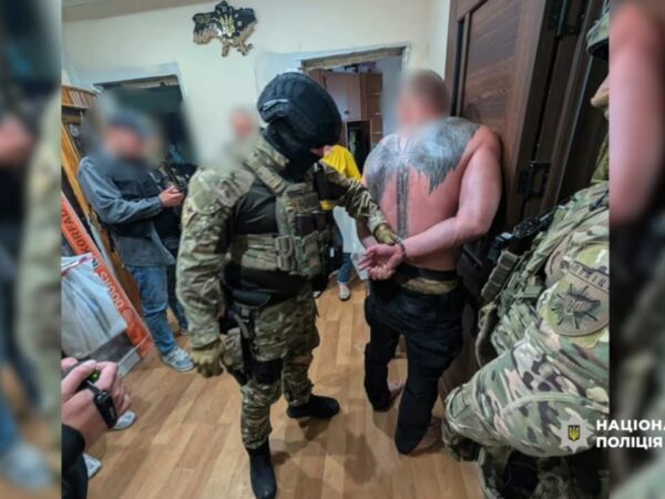 Поліцейські перекрили десятки каналів незаконного переправлення осіб за кордон