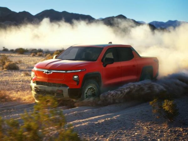 Авто новини - Chevrolet Silverado EV зміг проїхати понад 1700 км на одному заряді