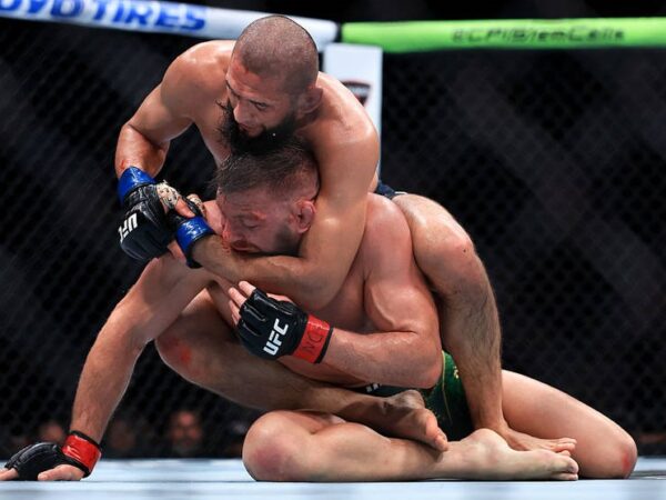 Новини спорту - Чимаєв здолав Дю Плессі та здобув титул UFC