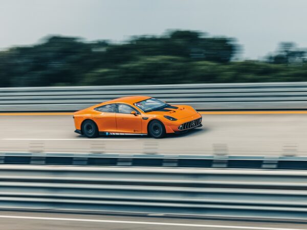 Авто новини - Електроконцепт Mercedes AMG проїхав довжину екватору за сім днів