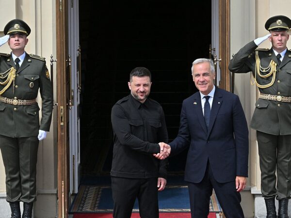 Новини світу - Канада розглядає відправку військ в Україну