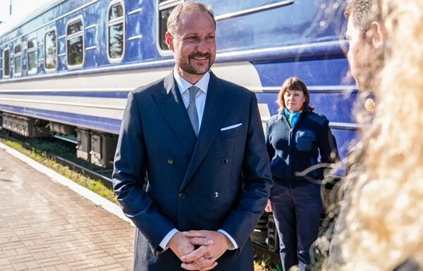 Новини культури - Кронпринц Норвегії відреагував на гучні звинувачення проти пасинка