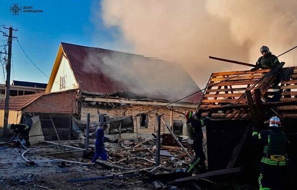 Новини України - На Київщині через обстріл пошкоджено будинки і автомобілі
