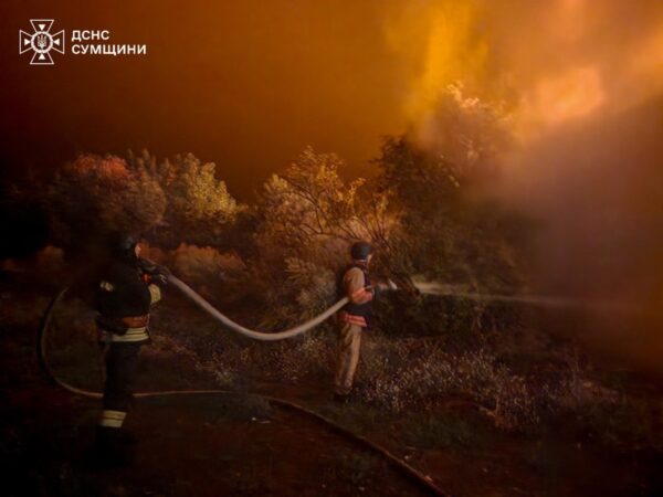 Новини України - На Сумщині через обстріли виникли пожежі
