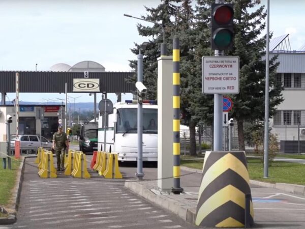 Новини світу - Польща видворила 15 "небезпечних" українців