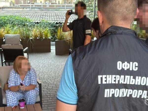 Новини України - Посадовицю Одеської митниці спіймали на хабарі