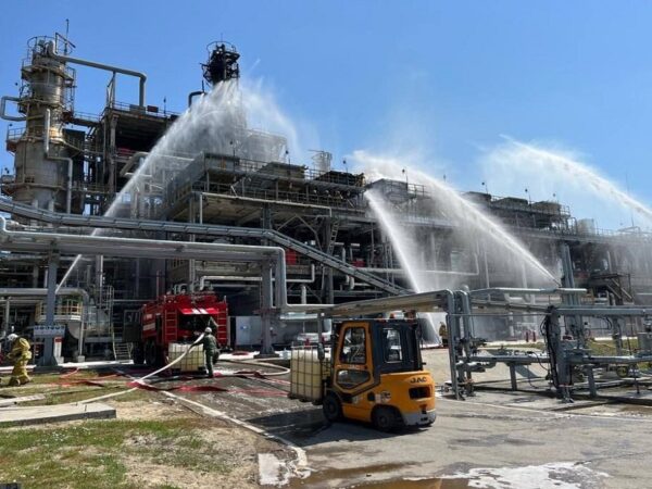 Новини світу - Пожежу на Новошахтинському НПЗ гасили п’ять днів