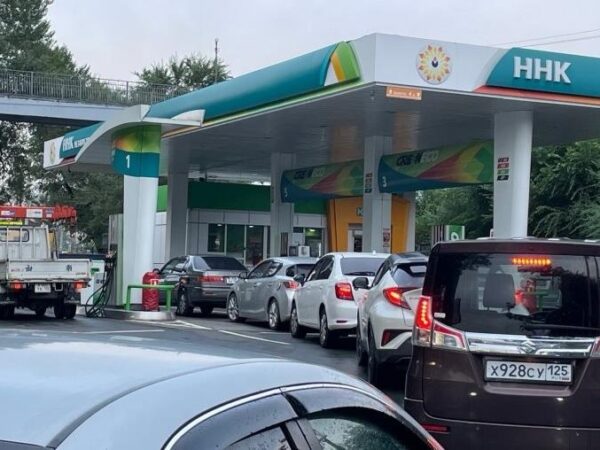 Новини світу - Продають за талонами: третій регіон РФ зіткнувся з нестачею бензину