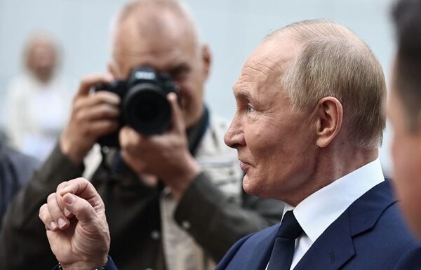 Новини України - Путін обіцяє зупинити війну в обмін на схід - WSJ