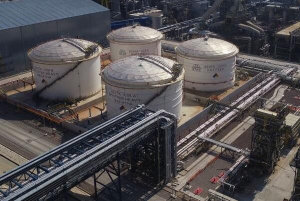 Новини політики - Росія вдарила по нафтобазі SOCAR на Одещині - ЗМІ