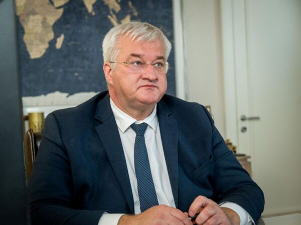 Новини світу - Сибіга порадив Угорщині скаржитися щодо нафти "своїм друзям у Москві"