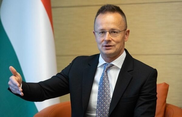 Новини світу - Сіярто анонсував "тест" Дружби і звернувся до Києва