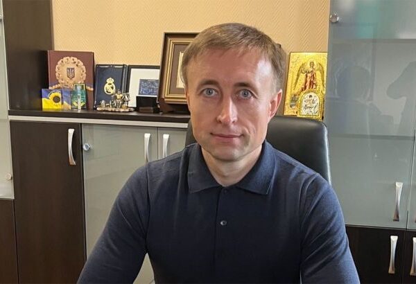 Новини України - Скандал з особняком: Генпрокуратура взялася за збагачення Комара