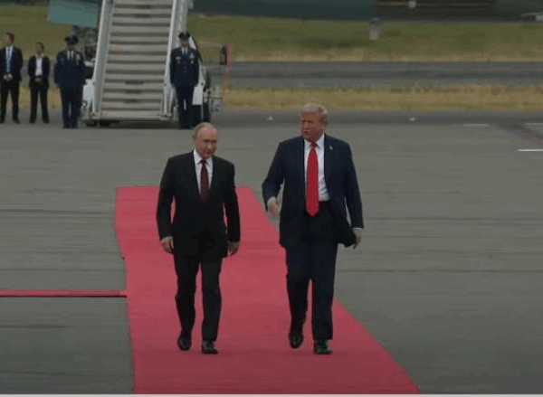 Новини політики - Трамп і Путін зустрілися на Алясці