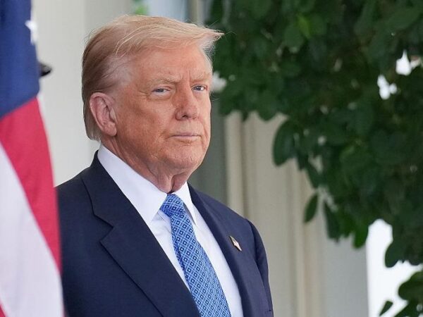 Новини світу - Трамп накинувся на ЗМІ перед зустріччю з Путіним