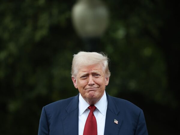 Новини світу - Трамп переніс портрети Обами та Буша у закриту частину Білого дому - ЗМІ