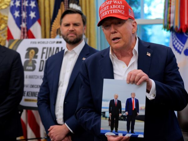 Новини світу - Трамп похвалився фото з Путіним
