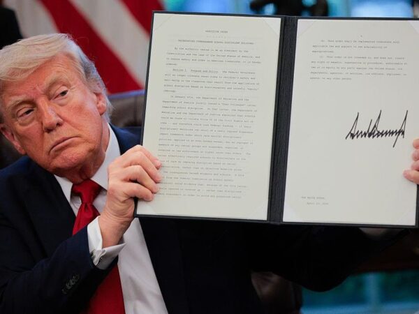 Новини світу - Трамп вдарив додатковими тарифами по Індії