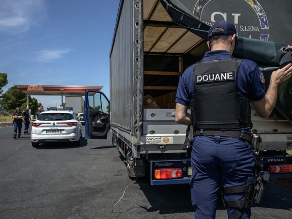 Новини світу - У Франції знайшли 1,3 тонни кокаїну в іспанській фурі