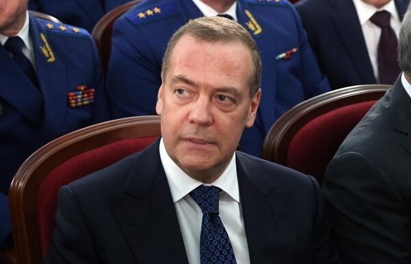 Новини світу - В ISW пояснили причини "ядерних" погроз Медведєва