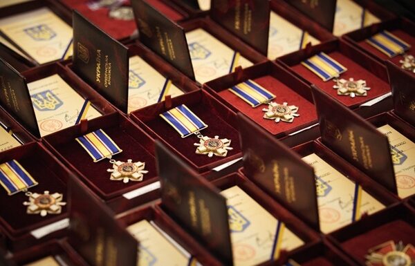 Новини України - Військовим скоротять процедуру нагородження