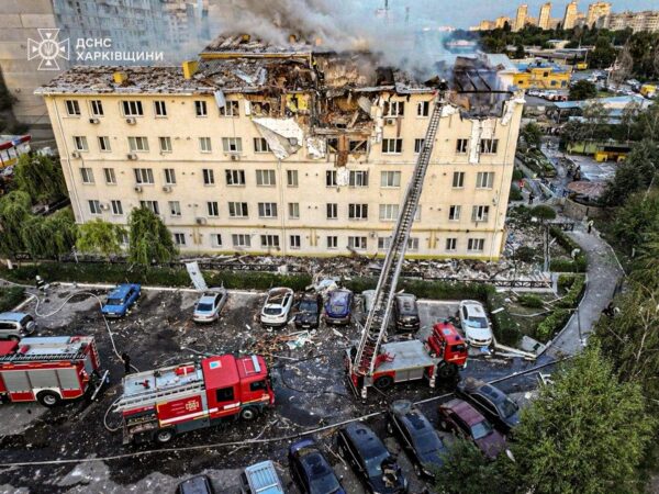 Новини України - З’явилося відео удару по багатоповерхівці Харкова
