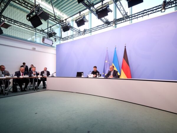 Новини політики - Зеленський взяв участь у засіданні Коаліції охочих