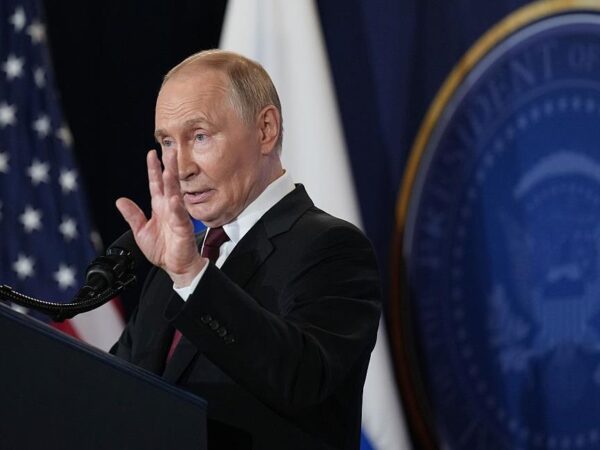 Новини світу - ЗМІ: Путін прагне зустрічі з Зеленським без Трампа