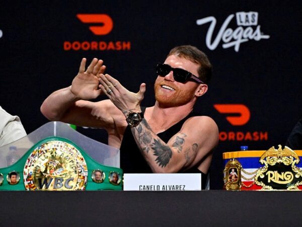 Новини спорту - Альварес не залишив без уваги фізичну форму Кроуфорда