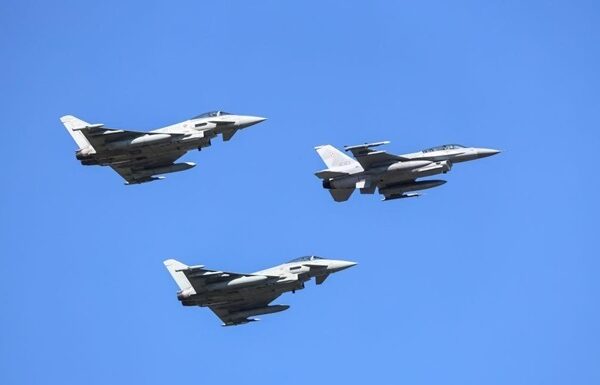 Новини світу - Британія направить винищувачі Typhoon у Польщу