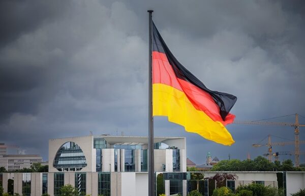 Новини світу - Експомічника ультраправого депутата ФРН ув'язнили за шпигунство на Китай