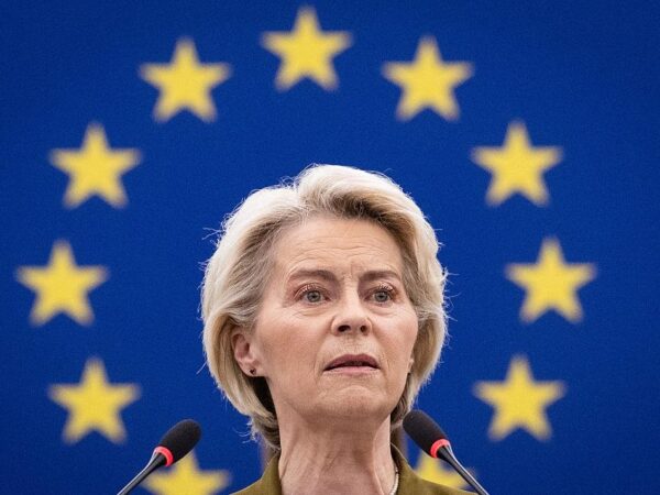 Новини світу - Готуються два вотуми недовіри фон дер Ляєн - ЗМІ