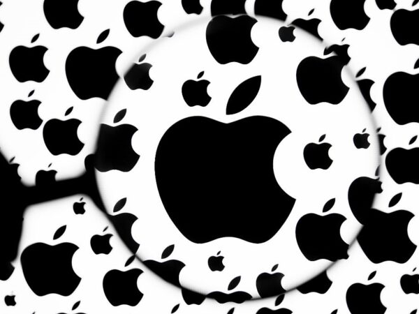 Технології - iPhone 17 і тонка модель. Презентації Apple