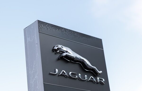 Авто новини - Jaguar Land Rover відновлює виробництво після масштабної кібератаки