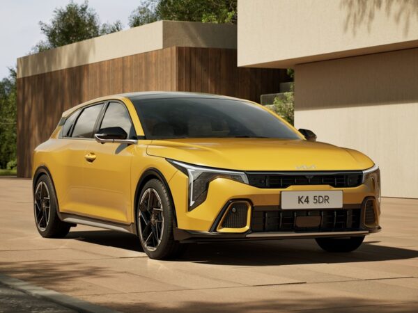 Авто новини - Kia виводить K4 на європейський ринок