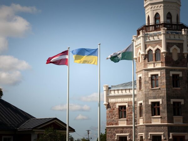 Новини України - Латвія закупить в США зброю для України