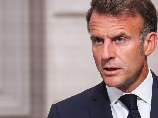 Новини світу - Макрон відправив у Польщу для захисту неба винищувачі Rafale