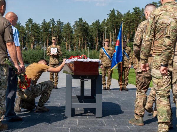 Новини України - На НВМК поховали першого упізнаного захисника