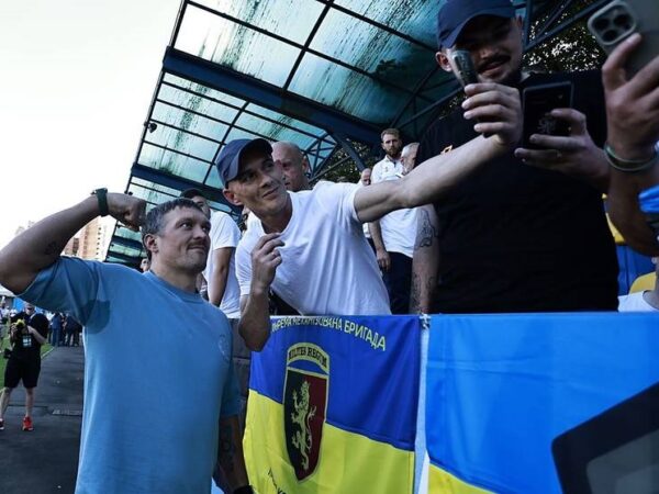 Новини спорту - Не дотягнули: Усик і зірки футболу програли португальцям