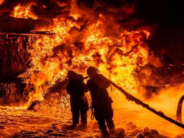 Новини України - Нічна атака РФ: на Прикарпатті спалахнув обʼєкт інфраструктури