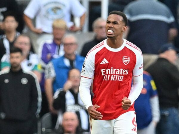 Новини спорту - Ньюкасл губить нічию в матчі з Арсеналом, який грає по накатаній